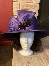 Load image into Gallery viewer, Purple hat
